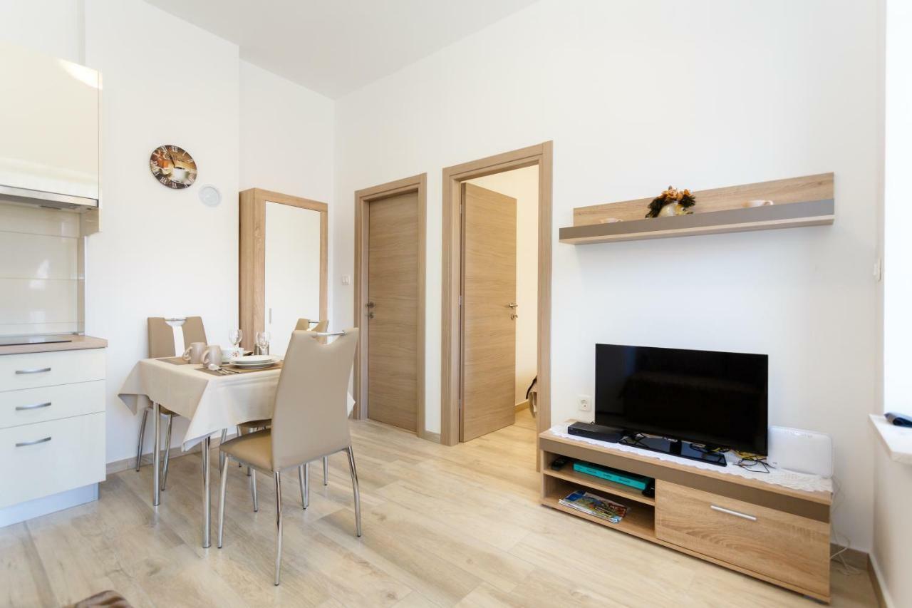 Apartment Rosemary 24 Krk Town Exterior photo